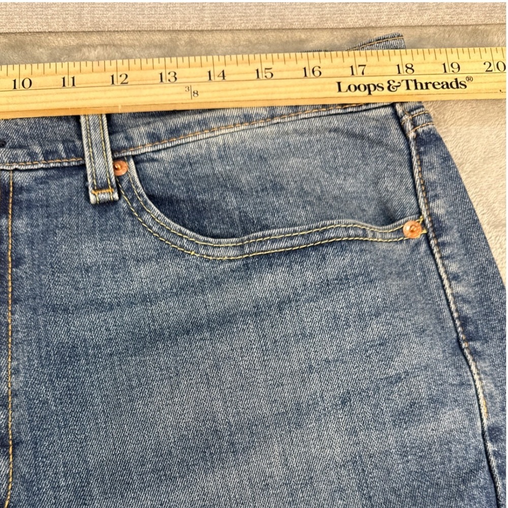 Levi's Jeans Mens 36x30 505 Regular Fit Medium Wash Blue Straight Leg EUC - Picture 2 of 8